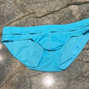 Vibrant Blue Briefs with Contoured Pouch and Seamless Waistband